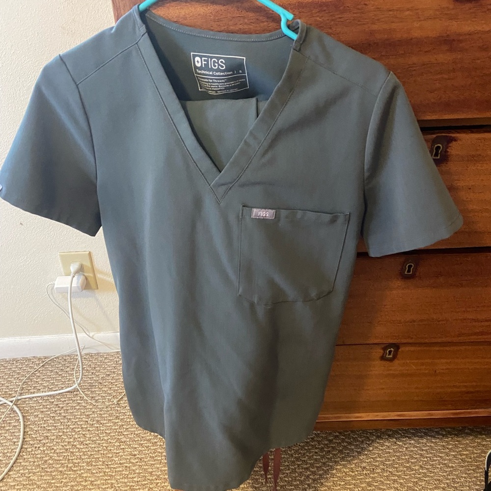 Olive figs scrubs